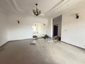 3bdrm Block of Flats in Wuye for rent