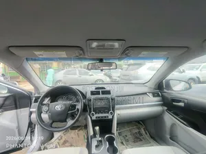 Toyota Camry LE 4dr Sedan (2.5L 4cyl 6A) 2013 Silver