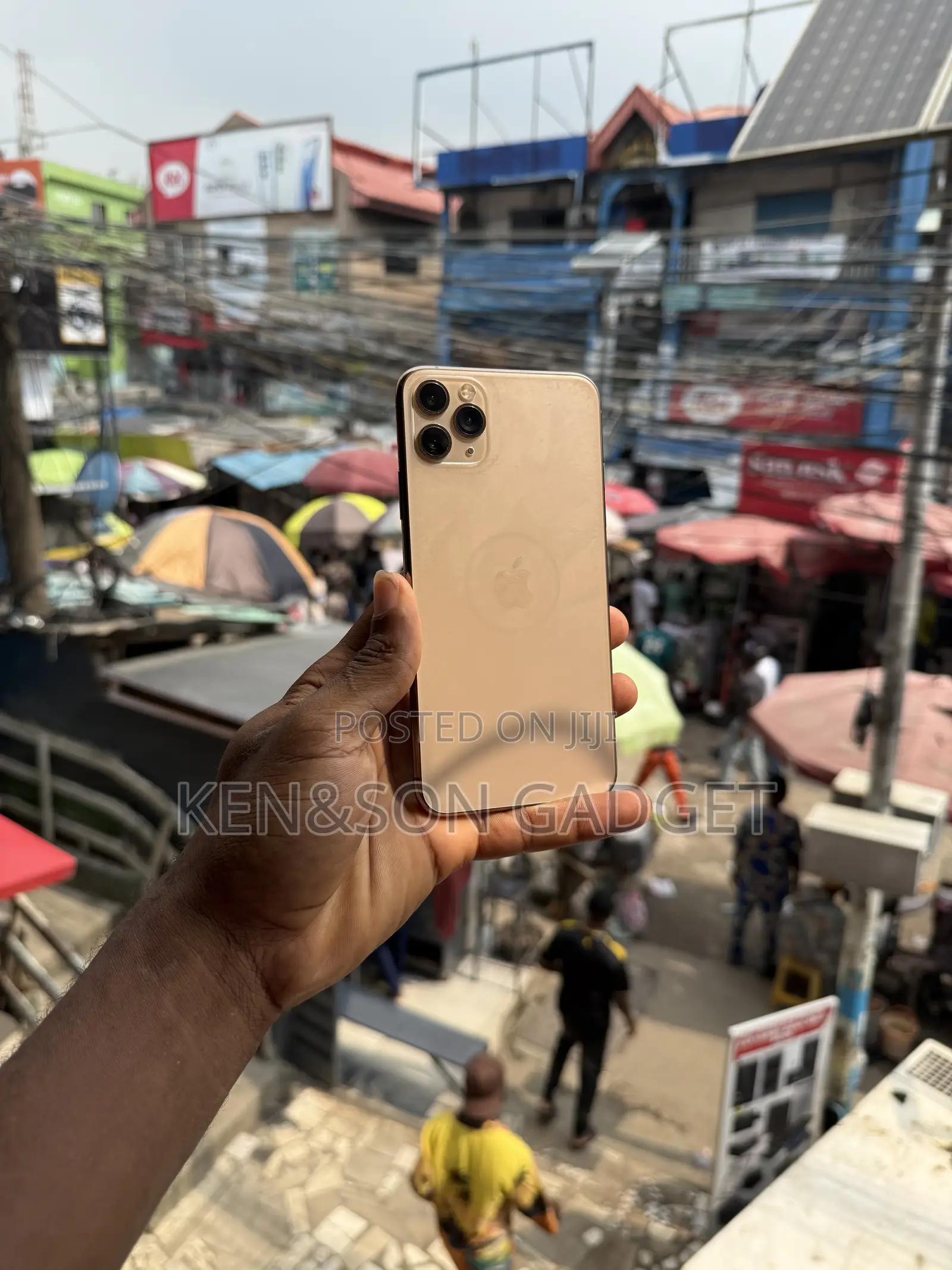 Apple iPhone 11 Pro Max 64 GB Gold