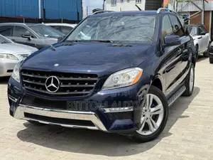 Mercedes-Benz M Class ML350 4MATIC 4dr SUV AWD (3.5L 6cyl 7A) 2015 Blue