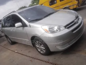 Toyota Sienna 2005 Silver