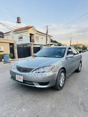 Toyota Camry LE 4dr Sedan (2.4L 4cyl 5A) 2005 Green