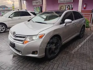 Toyota Venza Limited 2010 Silver