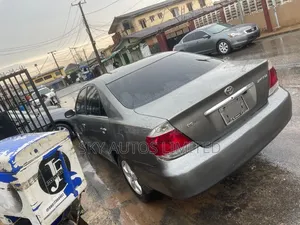 Toyota Camry LE 4dr Sedan (2.4L 4cyl 5A) 2006 Gray