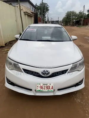 Toyota Camry LE 4dr Sedan (2.5L 4cyl 6A) 2012 White