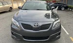 Toyota Camry SE 4dr Sedan (2.5L 4cyl 6AM) 2010 Gray