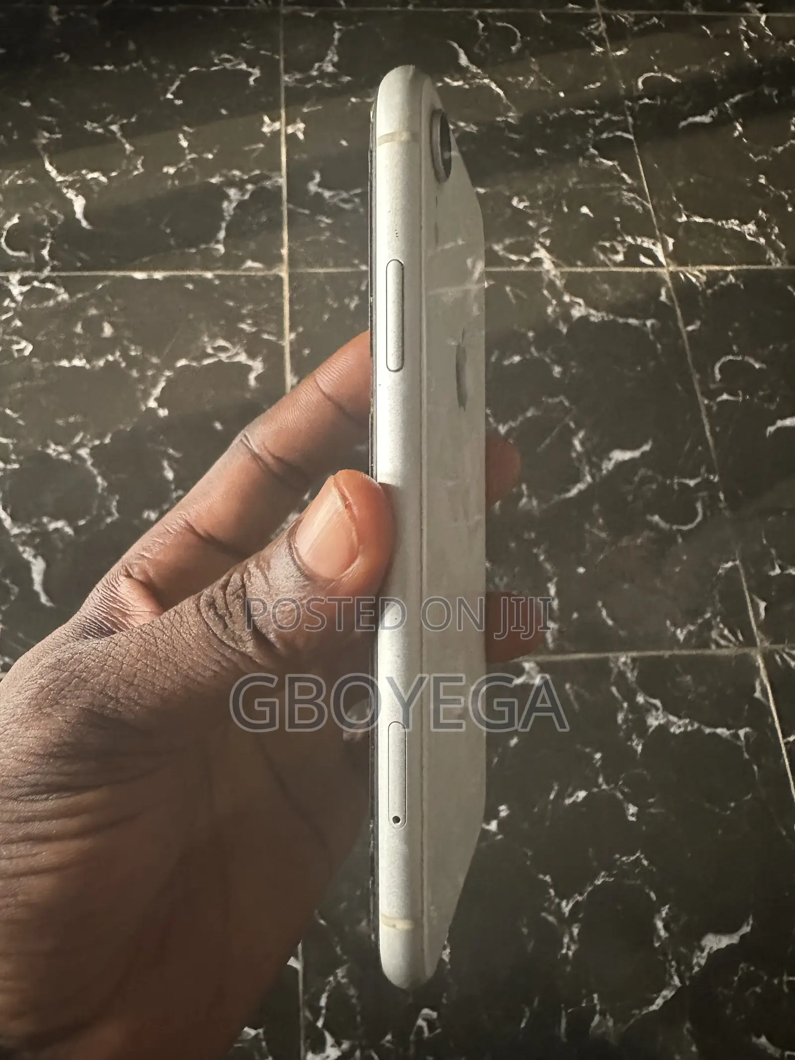 Apple iPhone XR 64 GB White