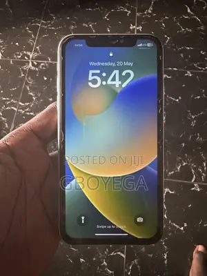 Apple iPhone XR 64 GB White