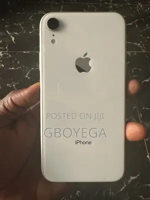 Apple iPhone XR 64 GB White
