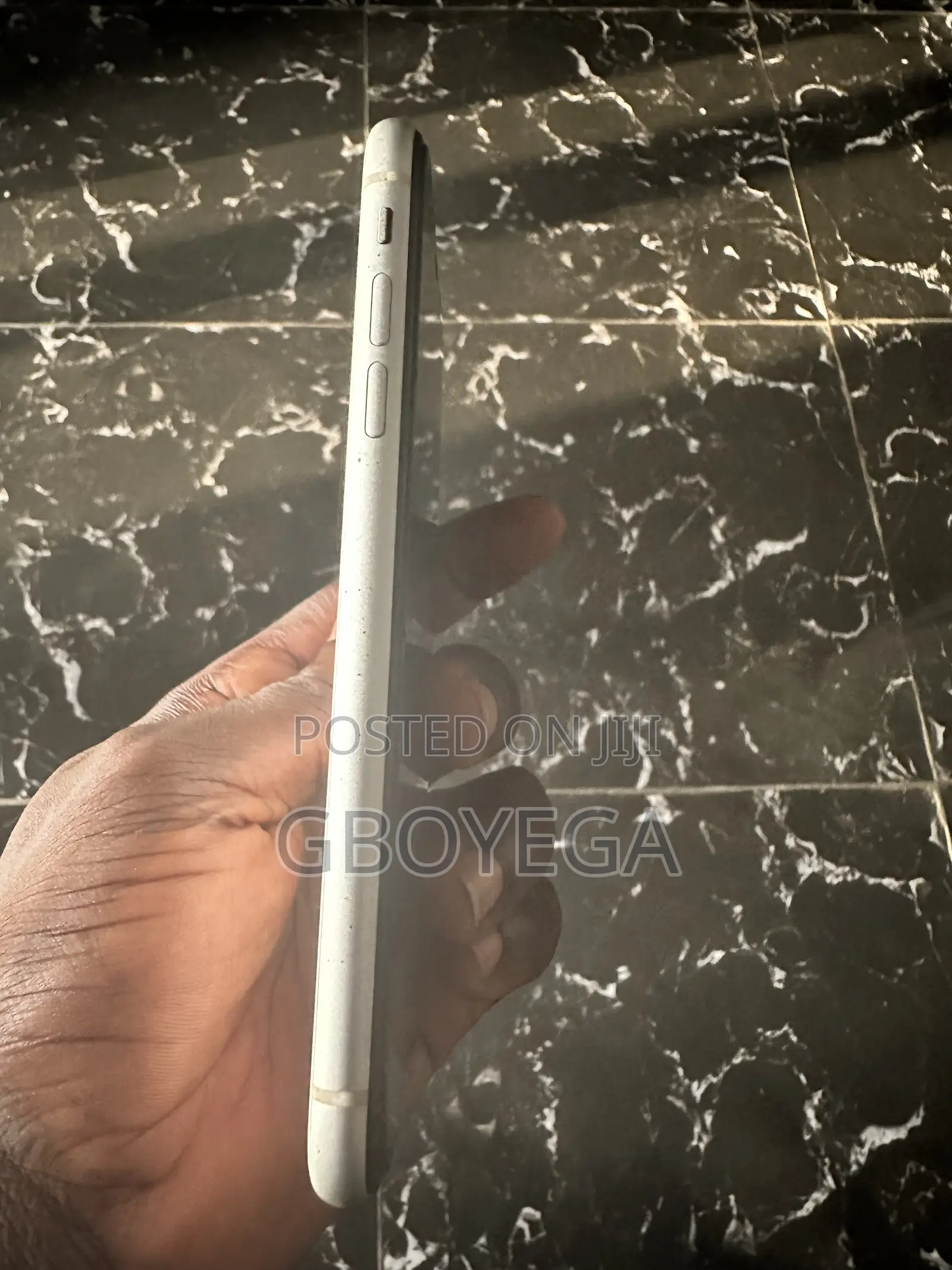 Apple iPhone XR 64 GB White