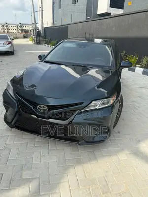 Toyota Camry SE FWD (2.5L 4cyl 8AM) 2018 Matt Black