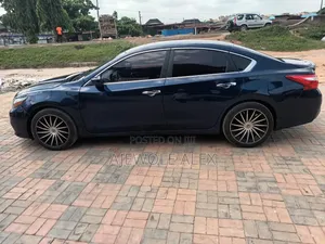 Nissan Altima 2.5 SV 2016 Blue