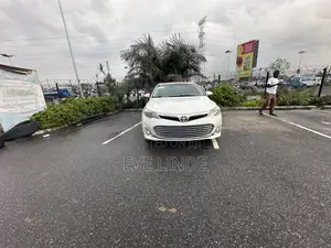 Toyota Avalon Limited 4dr Sedan (3.5L 6cyl 6A) 2014 White