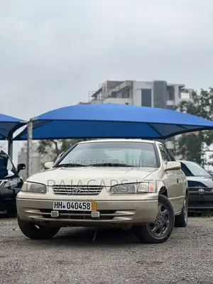 Toyota Camry LE V6 4dr Sedan (3.0L 6cyl 4A) 2003 Gold