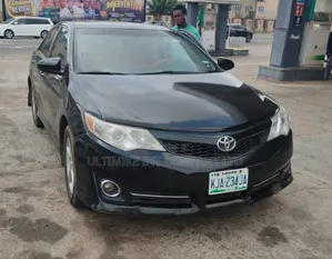 Toyota Camry SE 4dr Sedan (2.5L 4cyl 6A) 2013 Black