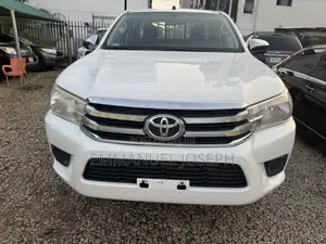 Toyota Hilux 2018 White