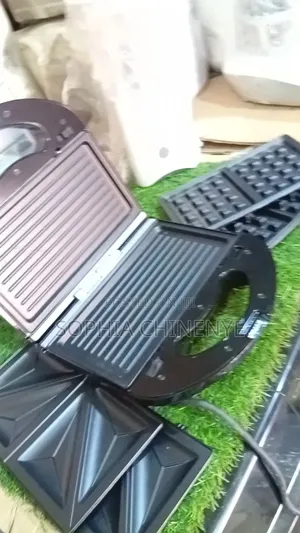 Brand New 3in1 Shawarma,Waffles/ Bread Toaster