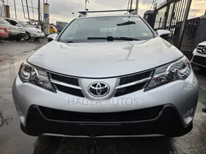 Toyota RAV4 Limited 4dr SUV AWD (2.5L 4cyl 6A) 2015 Silver