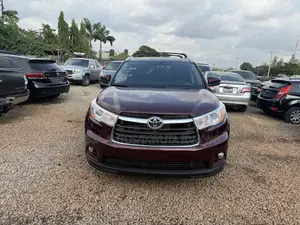 Toyota Highlander XLE V6 4x4 (3.5L 6cyl 6A) 2016 Burgundy