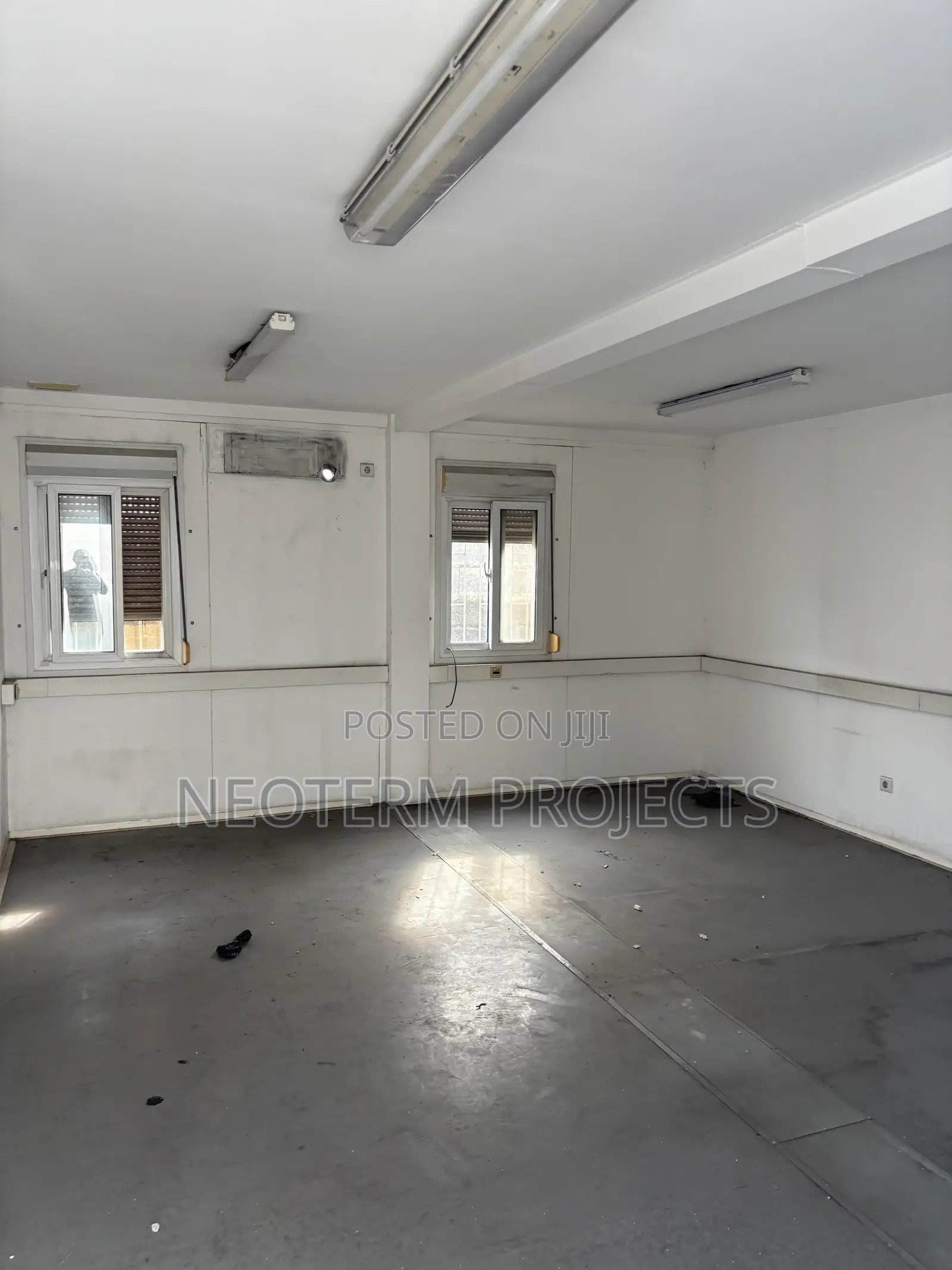 Insulate Container Interior