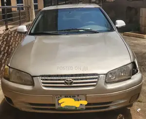 Toyota Camry 1998 Gold