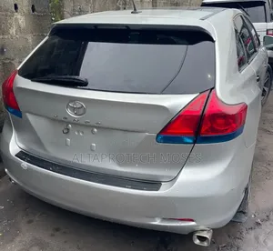 Toyota Venza Limited 2011 Silver