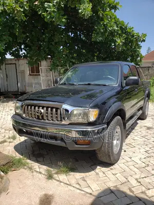 Toyota Tacoma 2000 Black