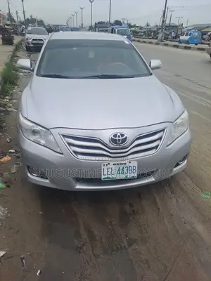 Toyota Camry 2010 Silver