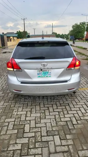 Toyota Venza 2010 Silver