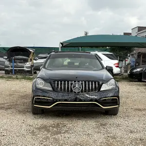Mercedes-Benz C300 2011 Black