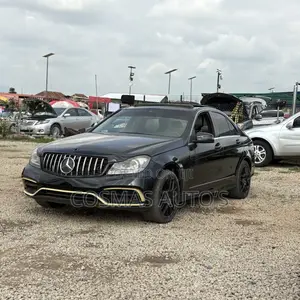 Mercedes-Benz C300 2011 Black