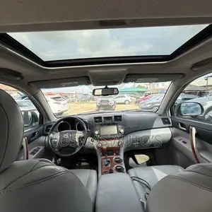 Toyota Highlander 2010 Green
