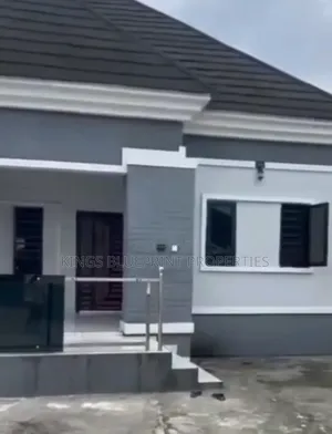 4bdrm Penthouse in Ughelli, Warri for sale