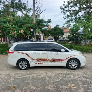 Toyota Sienna Limited 7 Passenger 2012 White