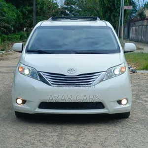 Toyota Sienna Limited 7 Passenger 2012 White