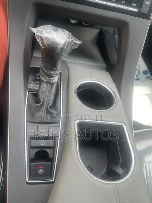 Toyota Avalon XLE FWD Sedan (3.5L V6 8A) 2019 White