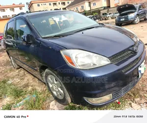 Toyota Sienna 2005 Blue