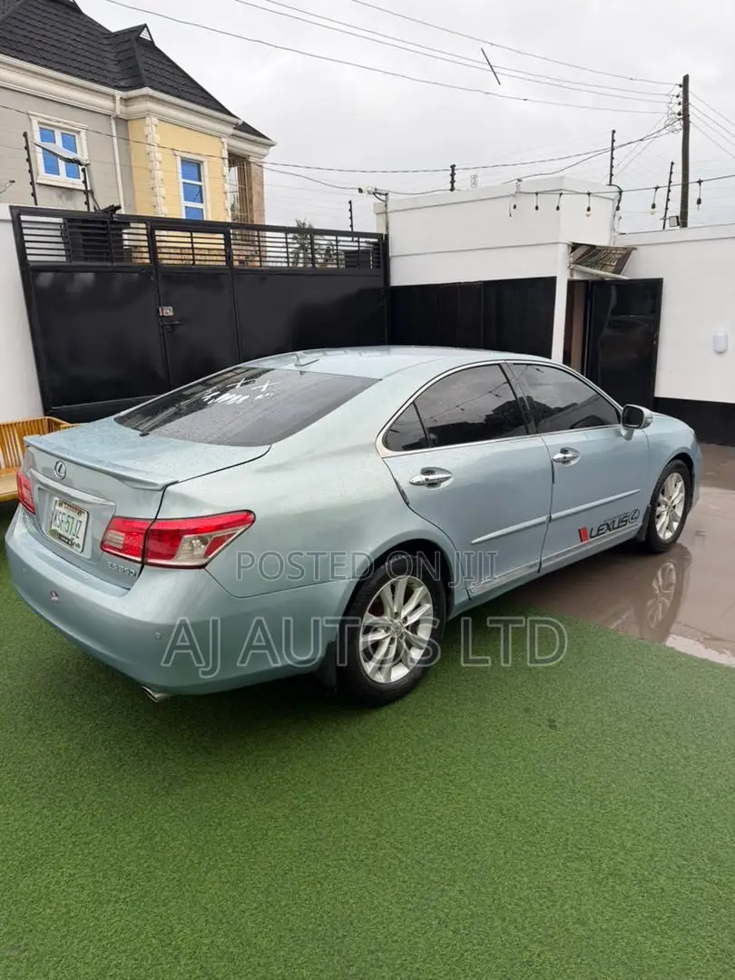 Lexus ES 350 2011 Blue