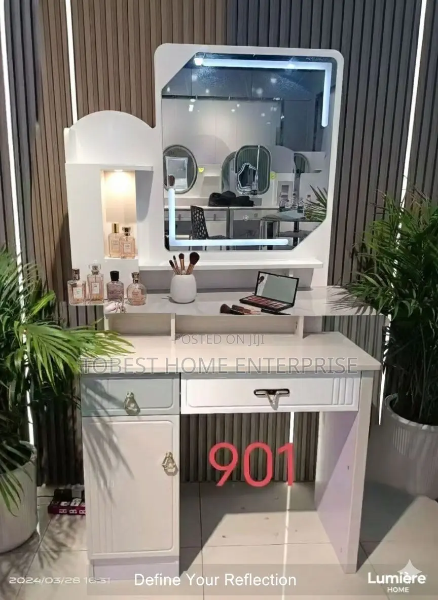 Led Make Up Center Table
