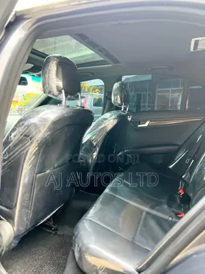 Mercedes-Benz C300 2009 Black