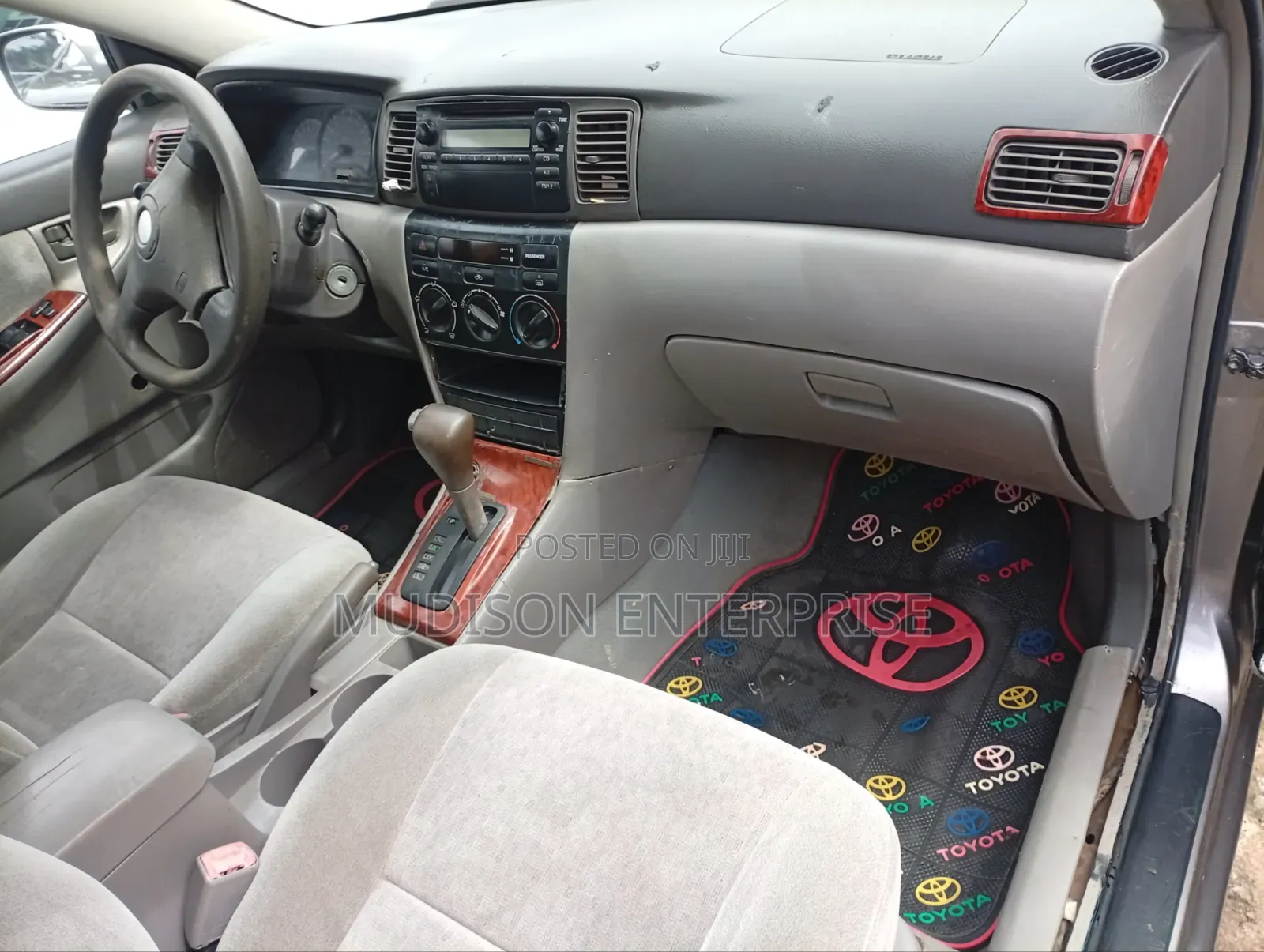 Toyota Corolla LE 2004 Gray