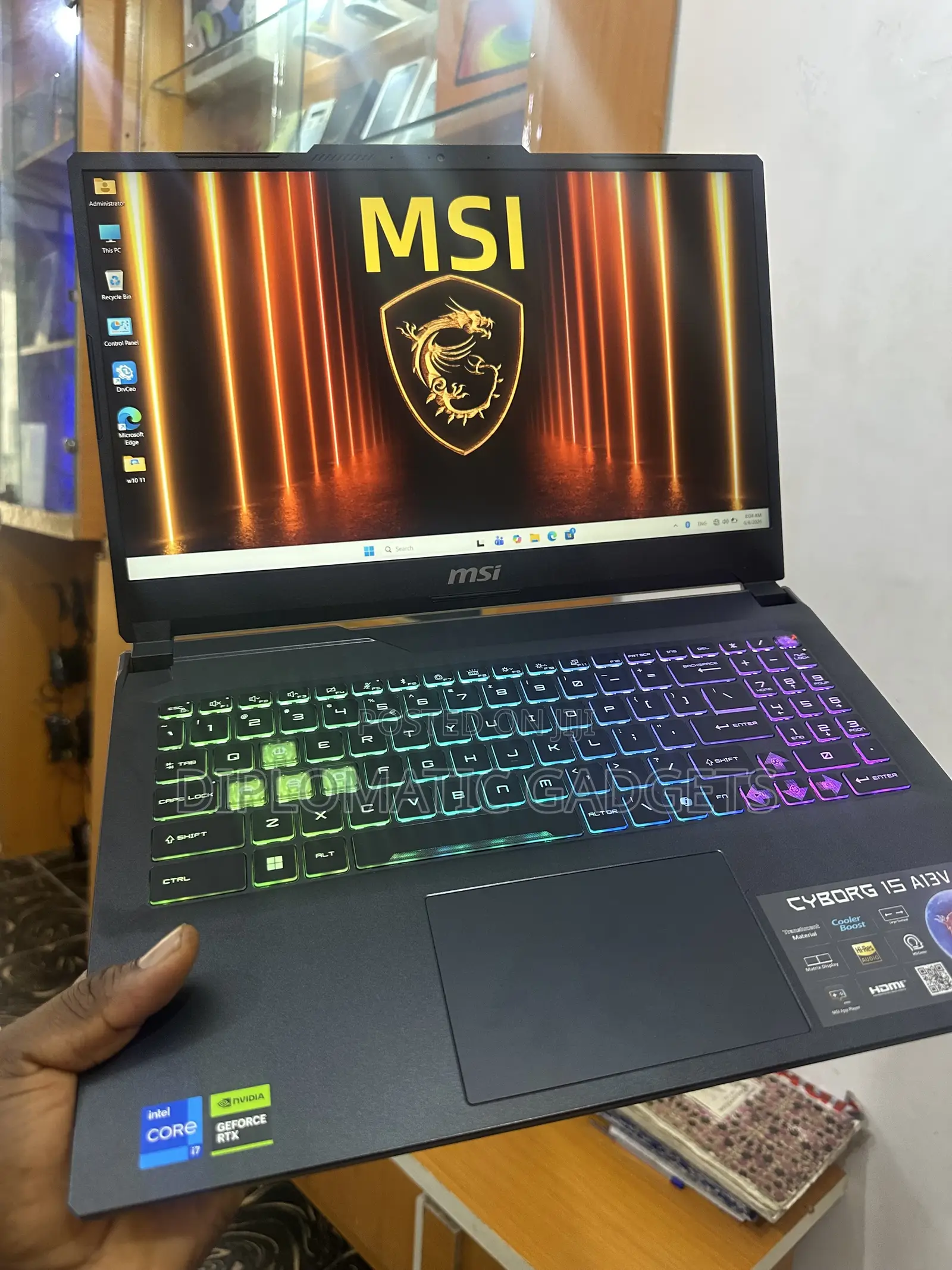 Laptop MSI Cyborg 15 16GB Intel Core i7 SSD 512GB
