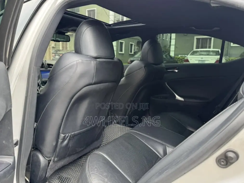 Lexus IS 250 Automatic 2012 Silver