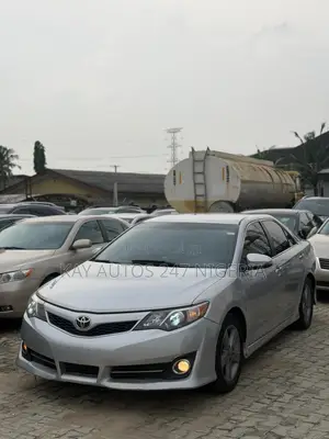 Toyota Camry 2012 Silver