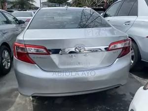 Toyota Camry XLE V6 4dr Sedan (3.5L 6cyl 6A) 2012 Silver