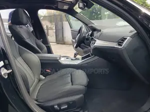 BMW 330i 2020 Black