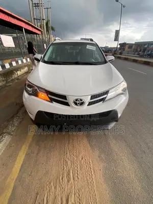 Toyota RAV4 LE 4dr SUV (2.5L 4cyl 6A) 2014 White