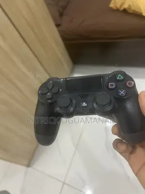 Dualshock 4 Controller