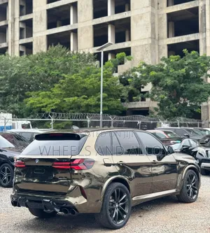 BMW X5 2025 Gold