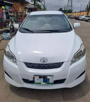 Toyota Matrix 2009 White
